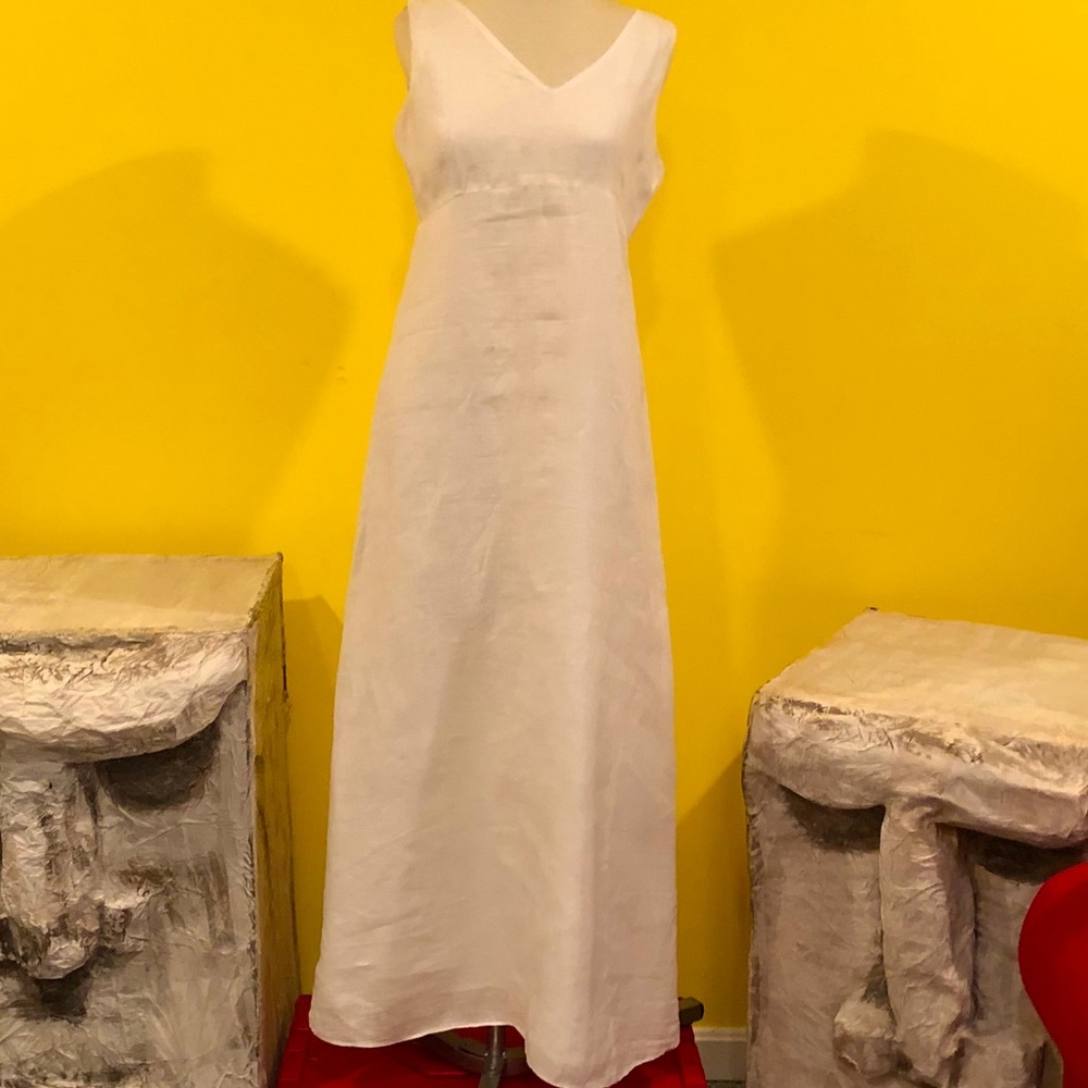 Bananna Republic White Linen dress